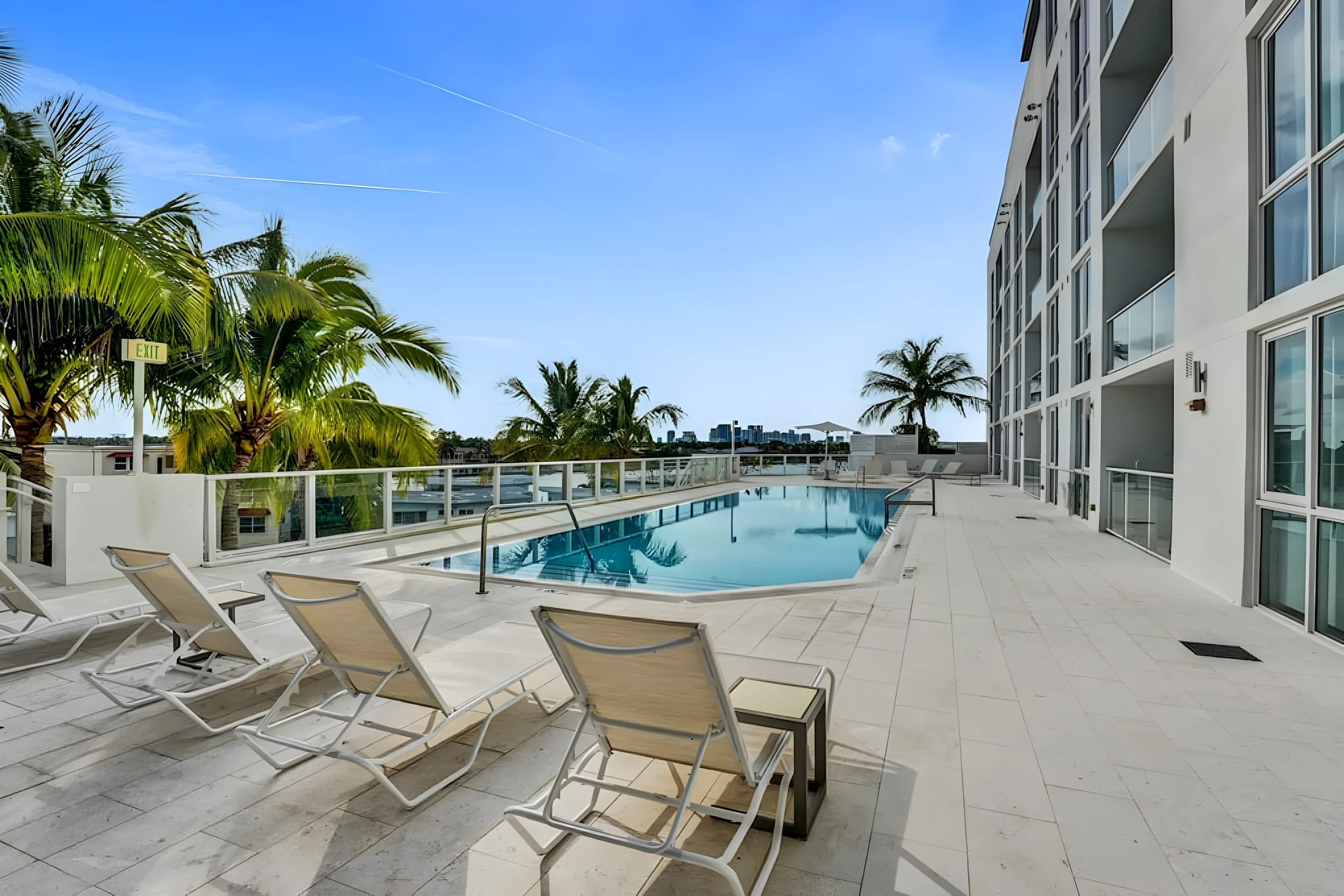 Lux Beach Condo. Hotel Amenities #1