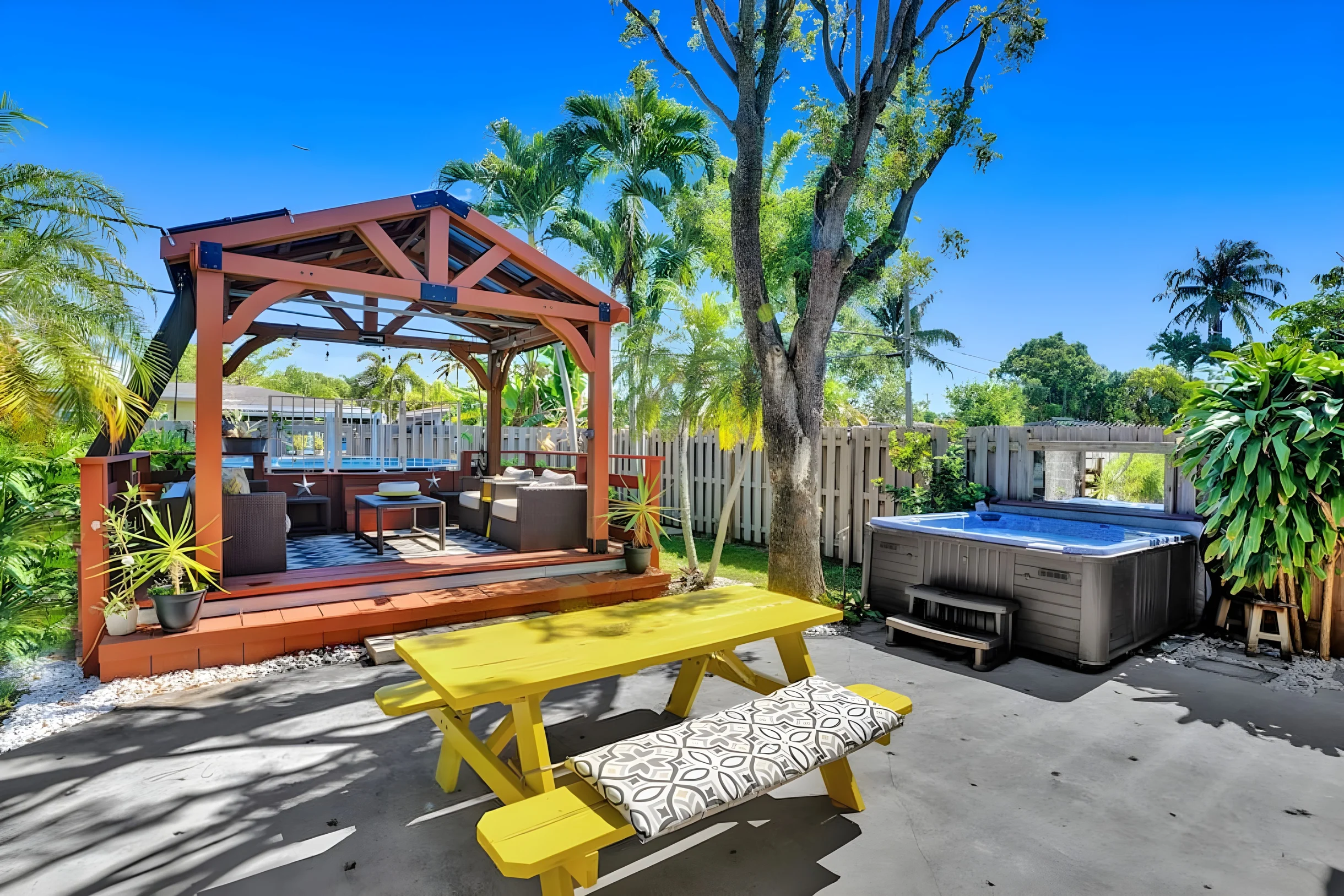 Mid-Century Chic | Pool & Hot Tub | Skyview Loft #8