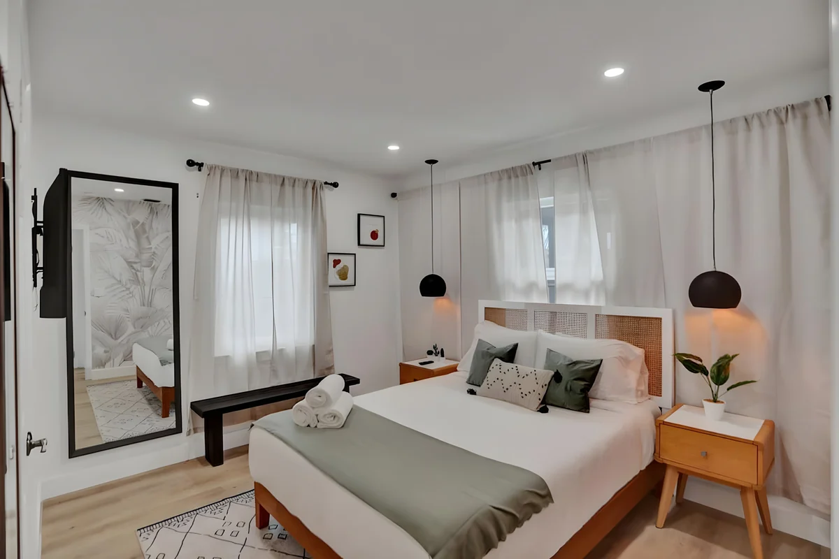 Bedroom 1 image 1