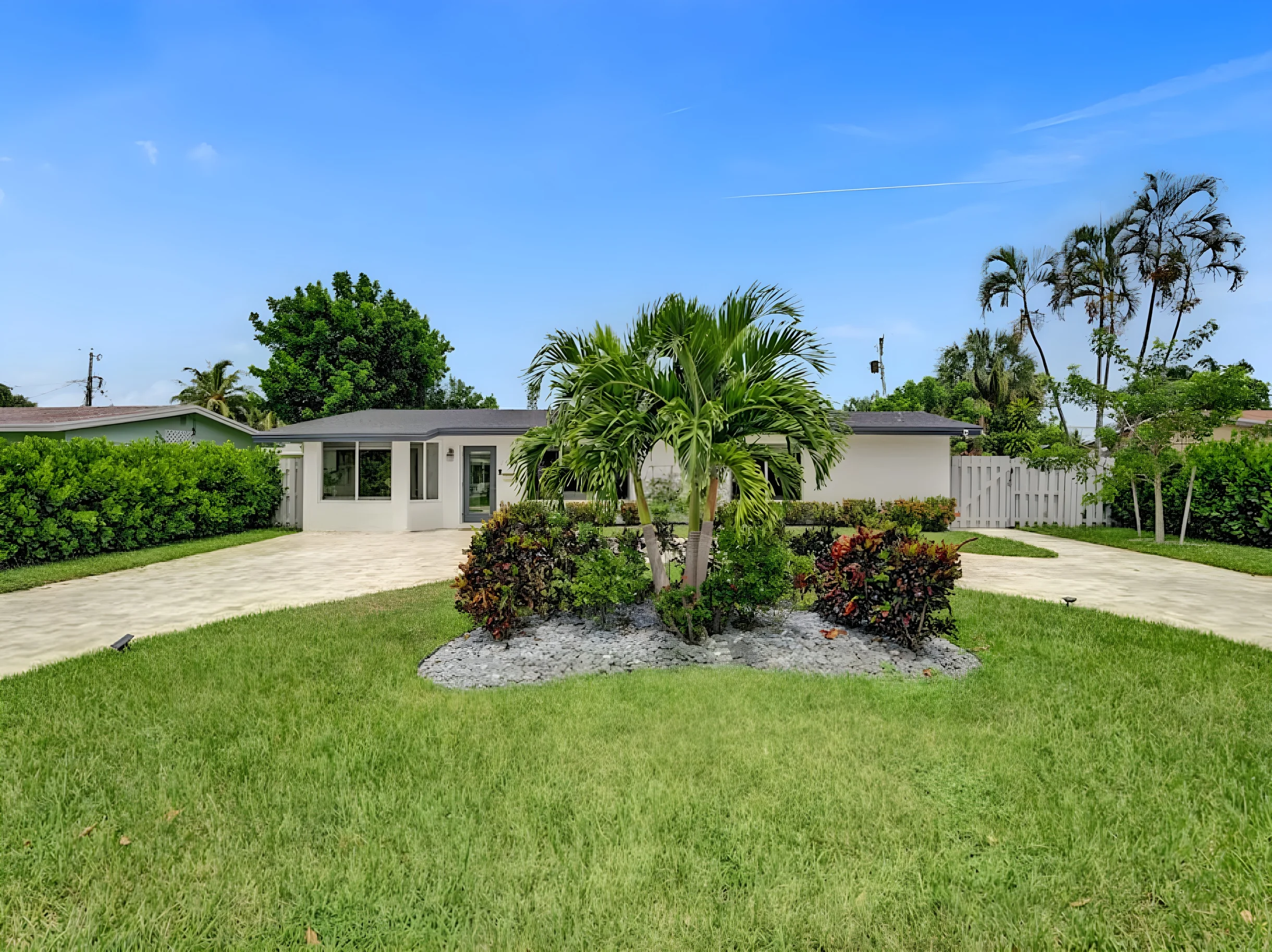 Home in Pompano Beach property photo 5