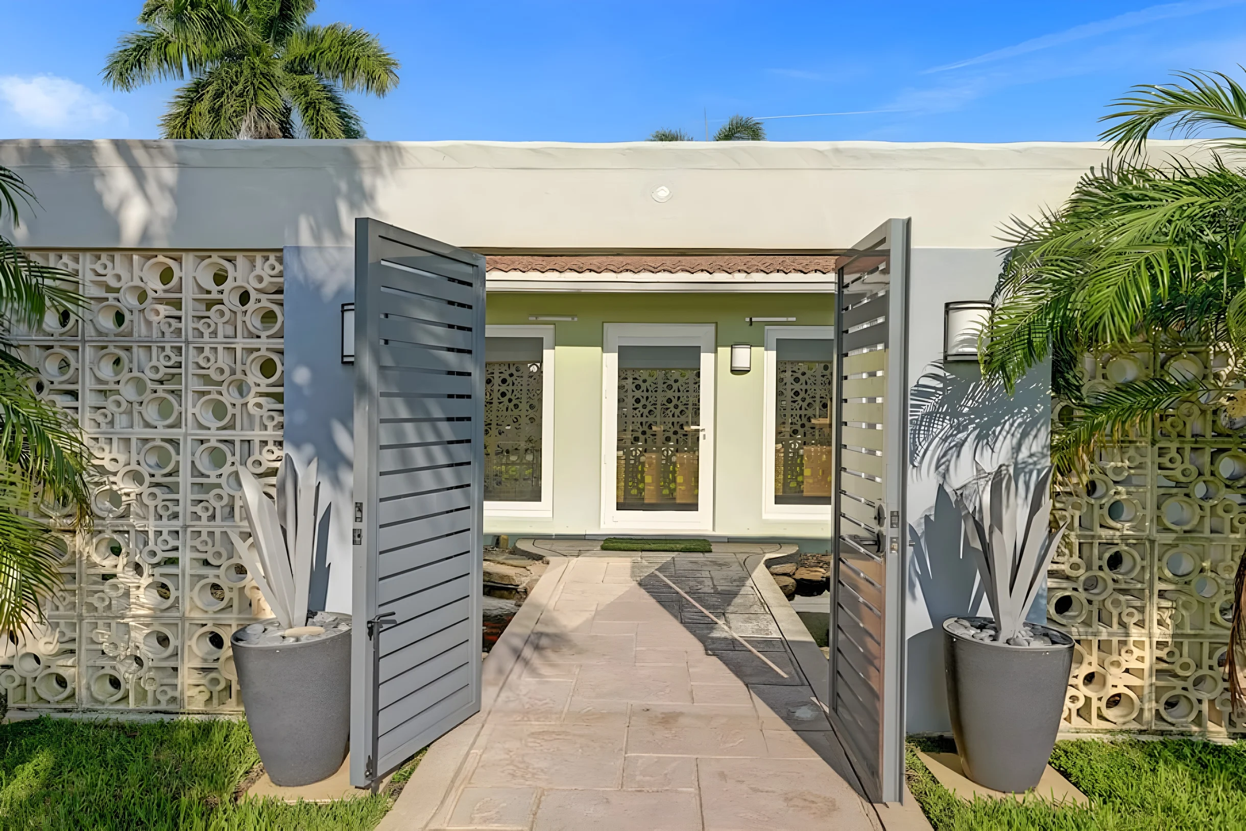 Waterfront Serenity | Heated Pool & BBQ | Koi Pond #39