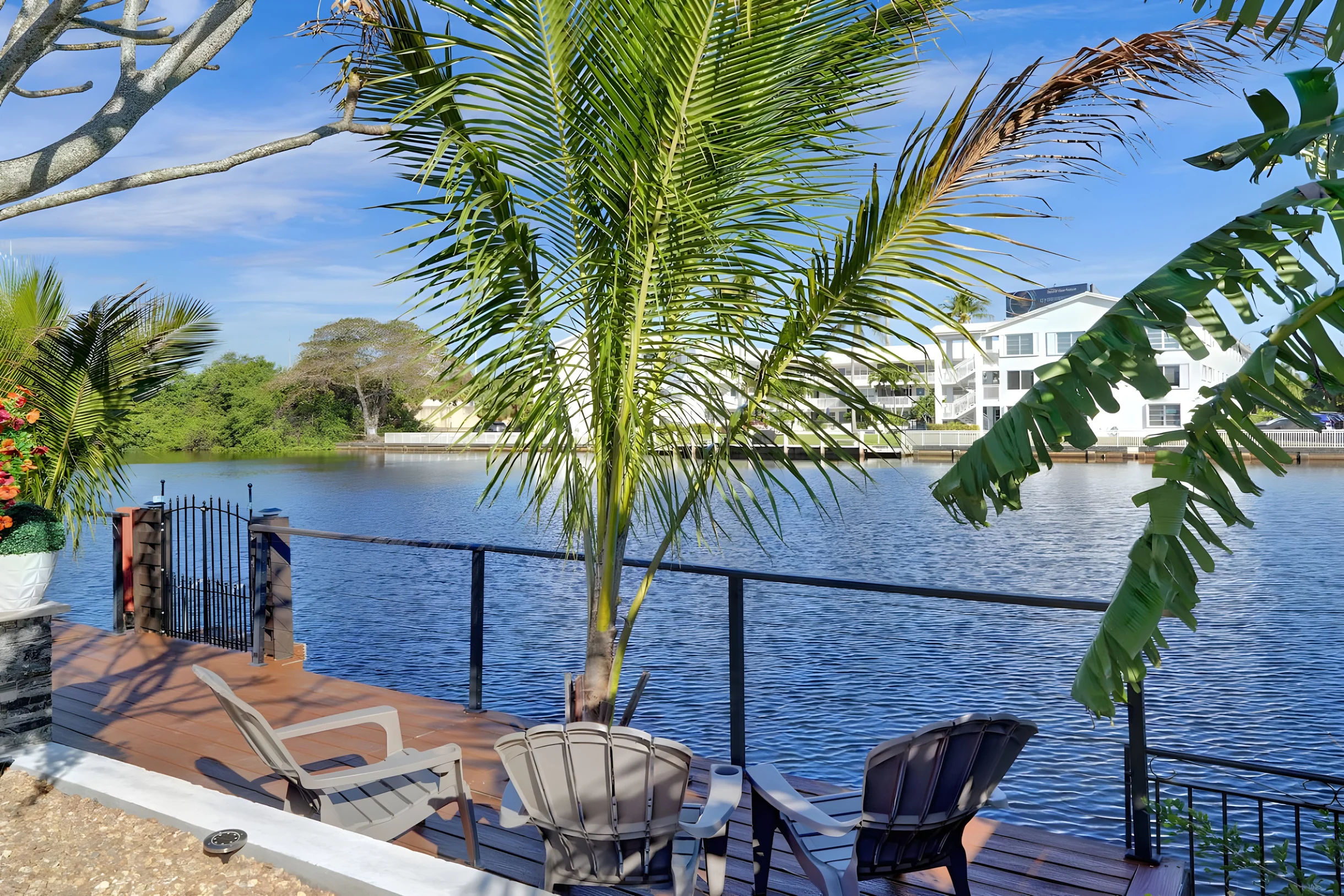 Waterfront Escape w Pool, Dockside Lounge & Games #9