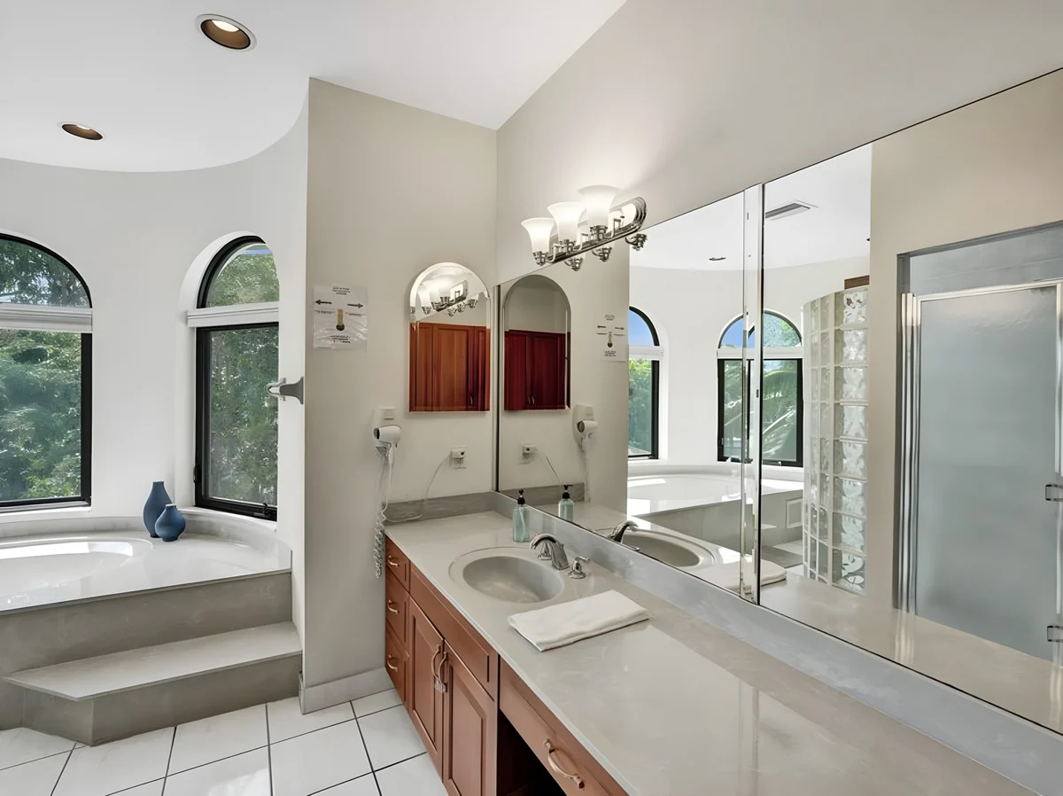 Wander Wilton Manors Shores