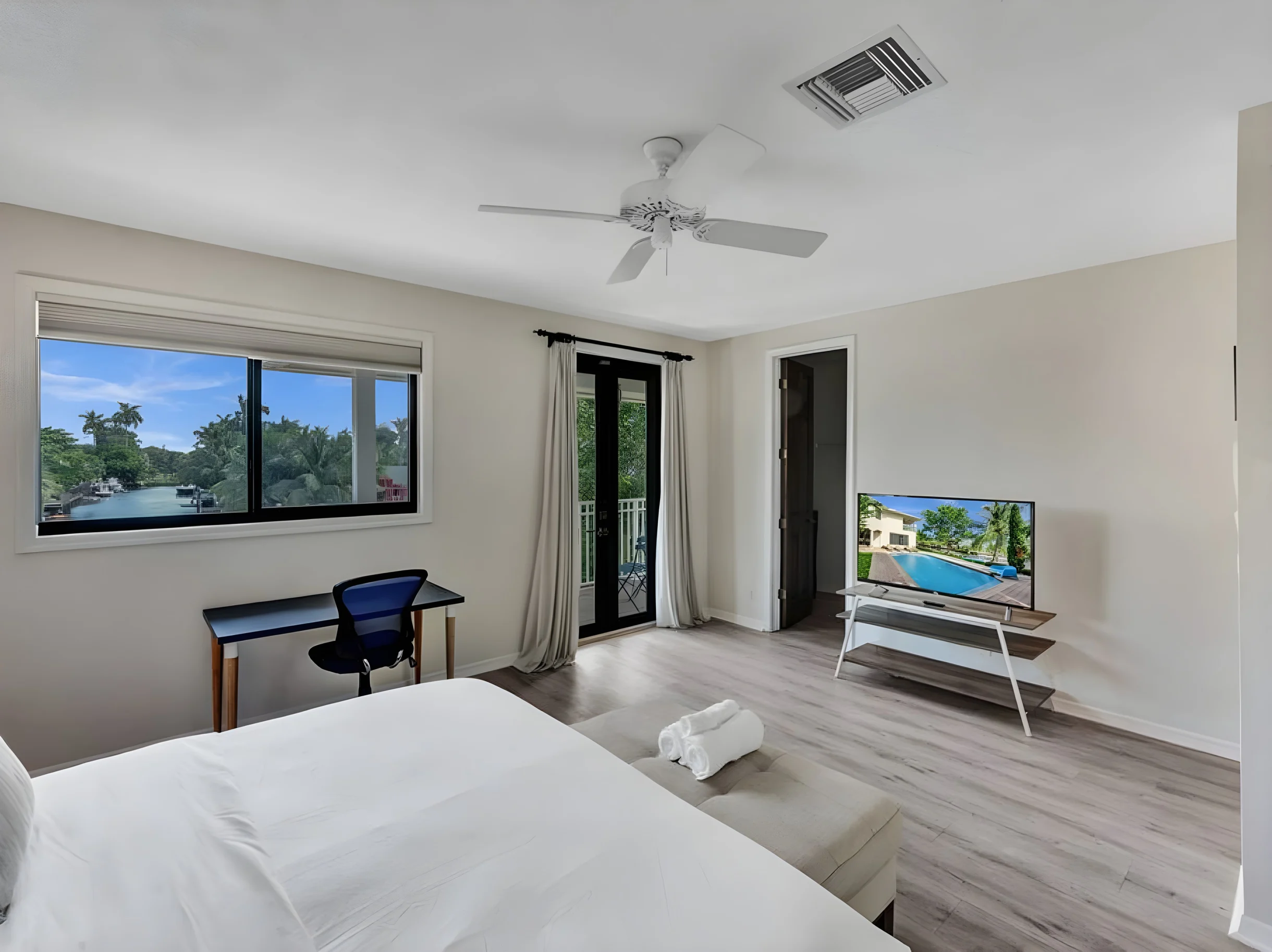 Waterfront Heated Saltwater Pool & Kayaks #25