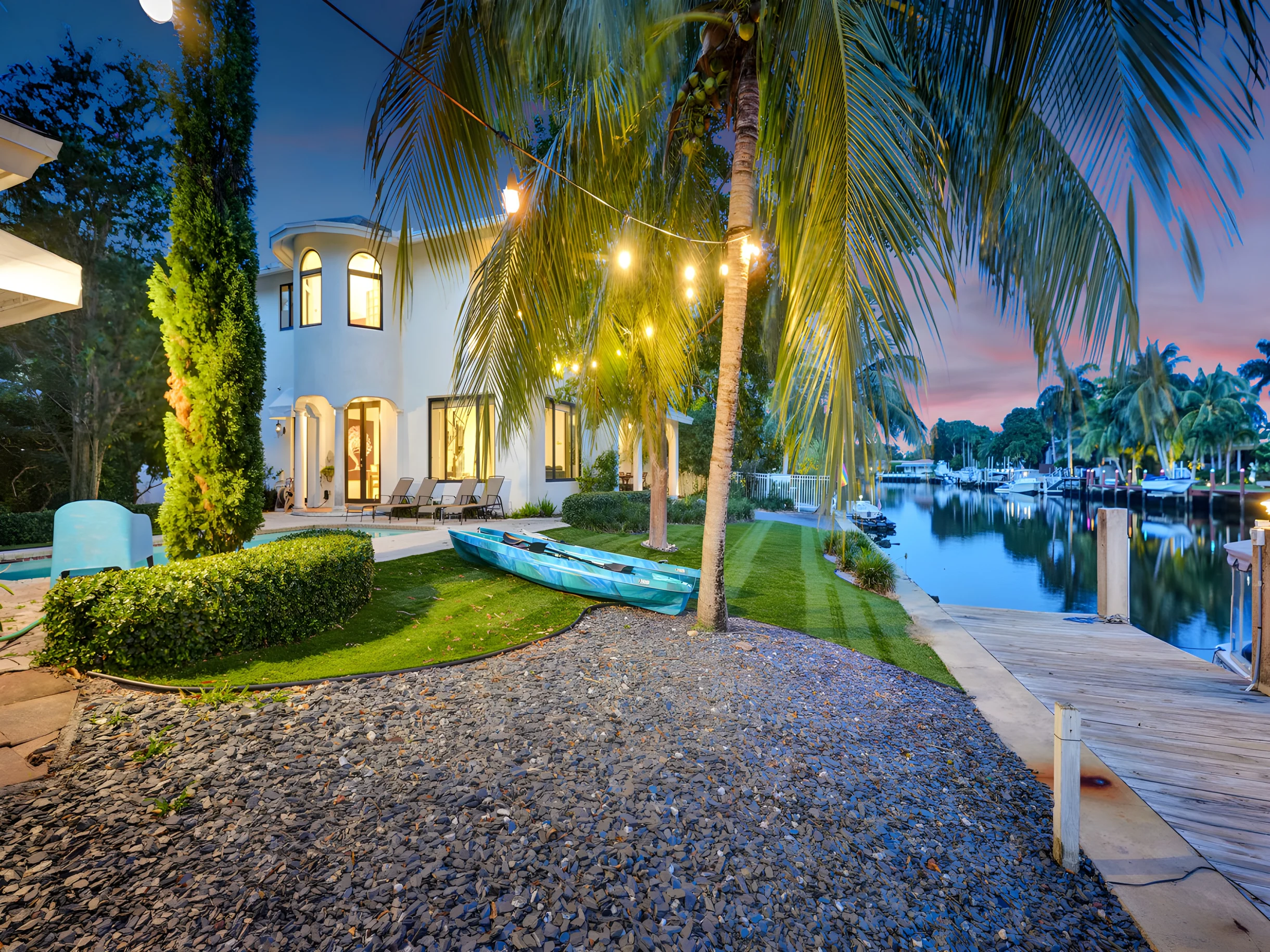 Waterfront Heated Saltwater Pool & Kayaks #3
