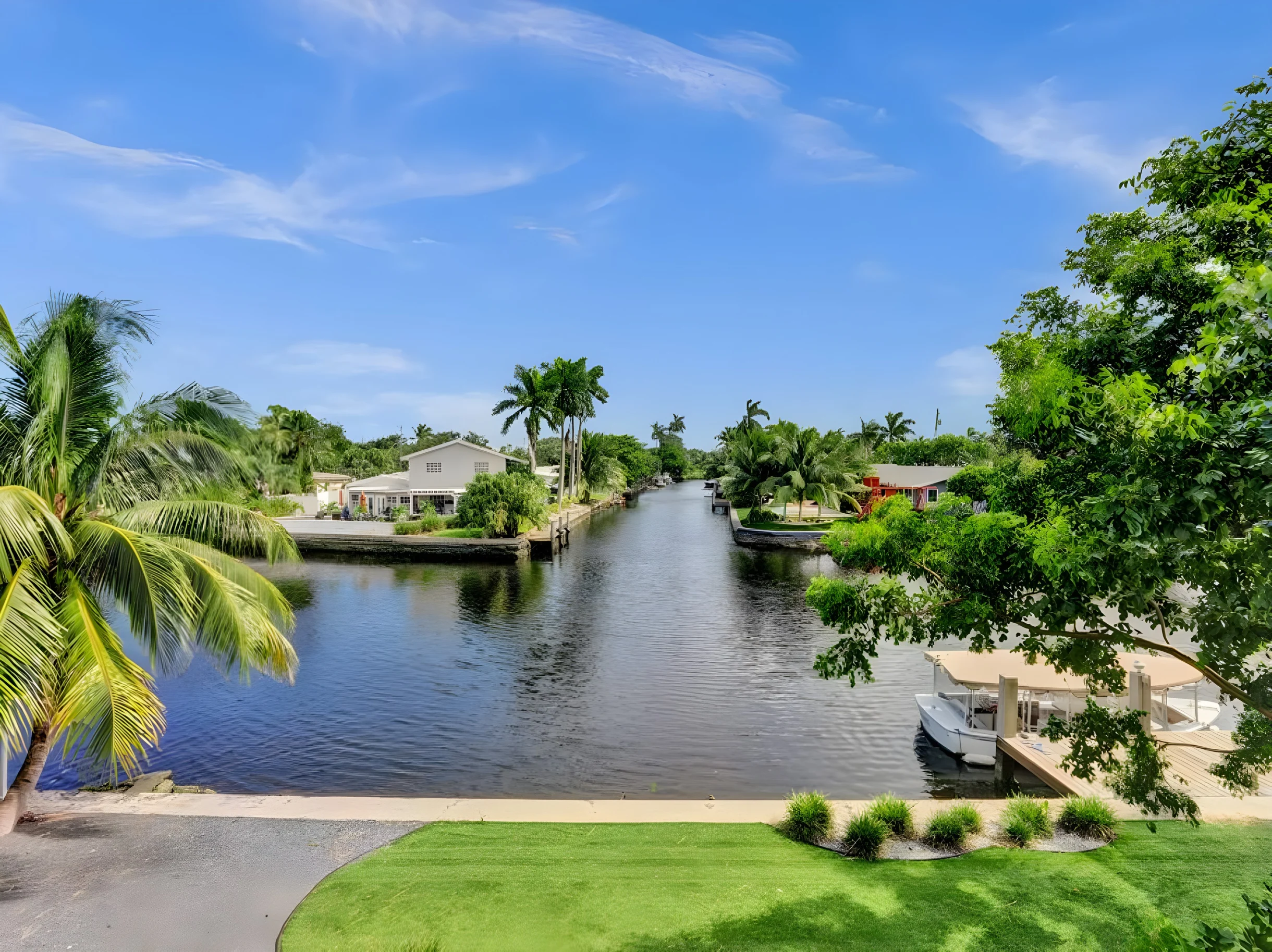 Waterfront Heated Saltwater Pool & Kayaks #4
