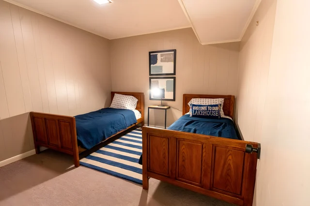 Bedroom 1 image 1