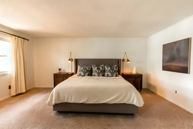 Bedroom 5 image 1