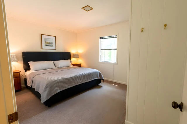 Bedroom 4 image 1