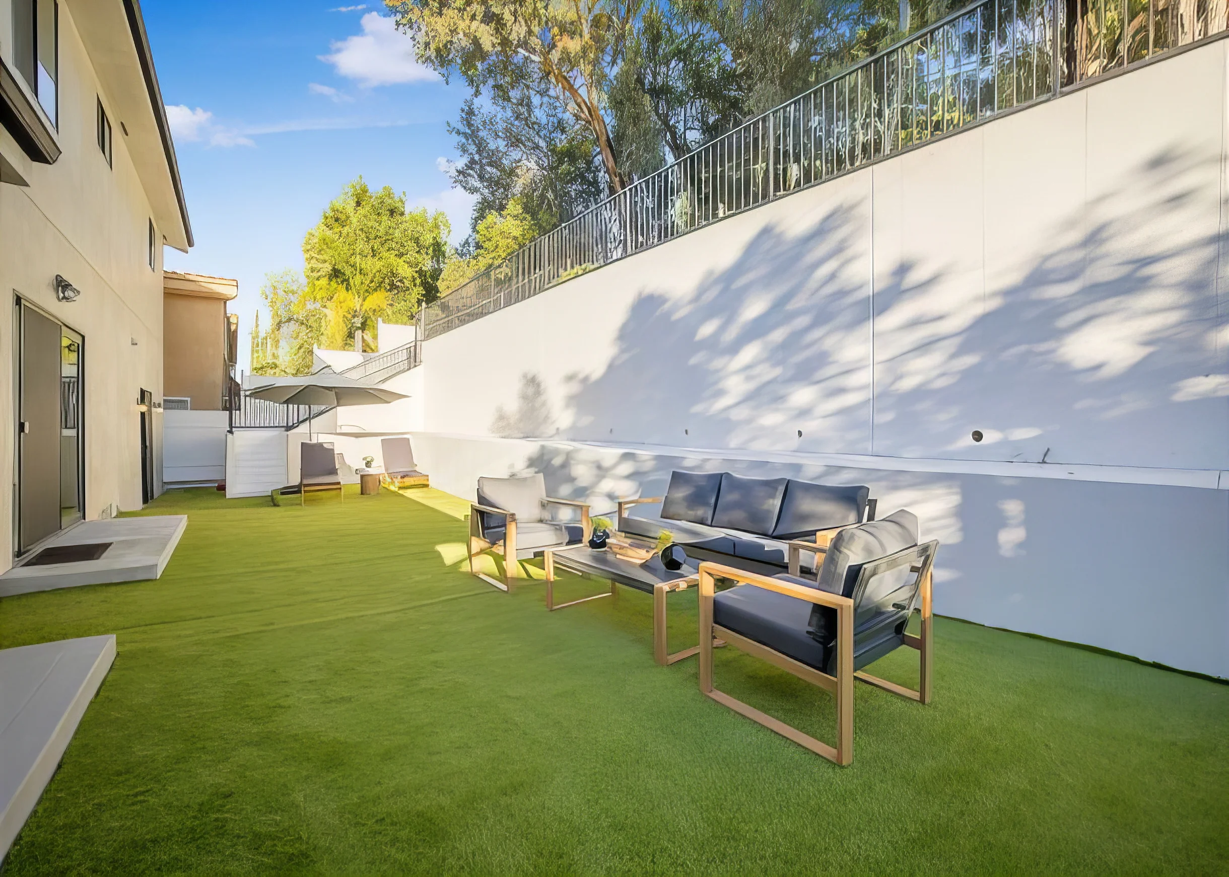 Wander Tarzana Vista #16