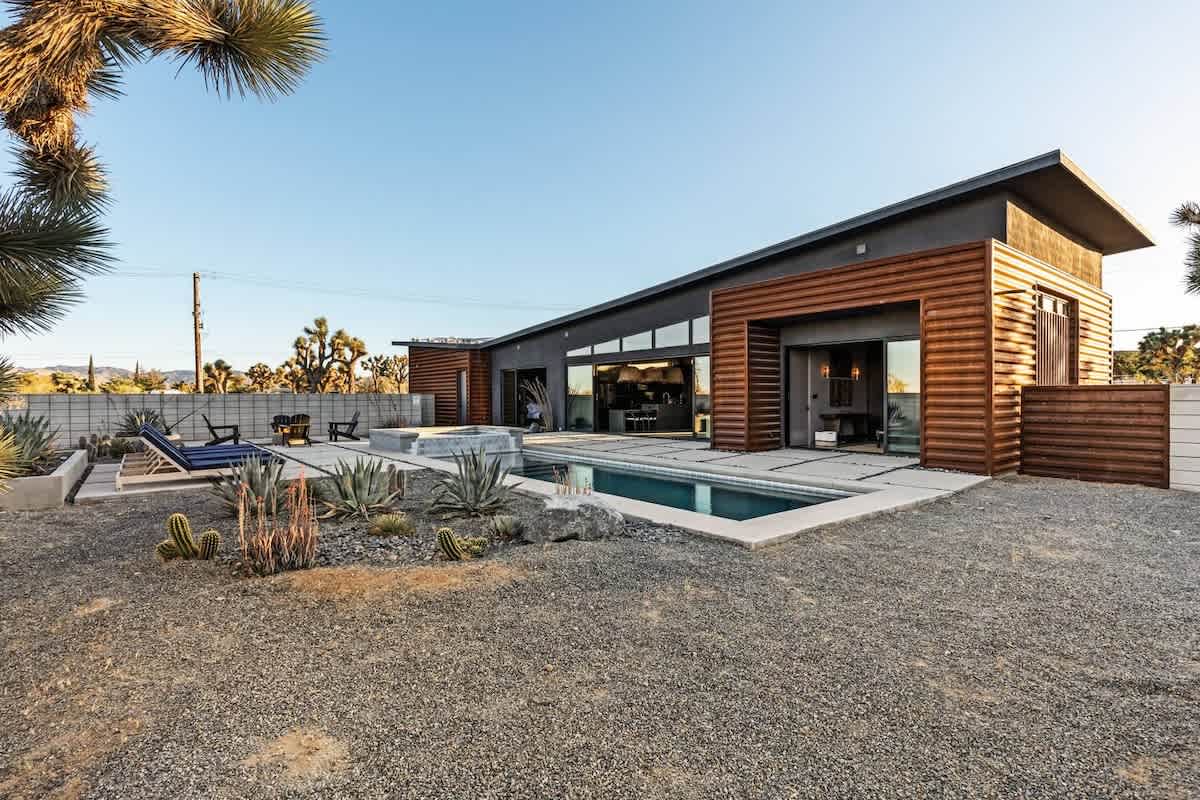 Wander Yucca Valley Sol #57