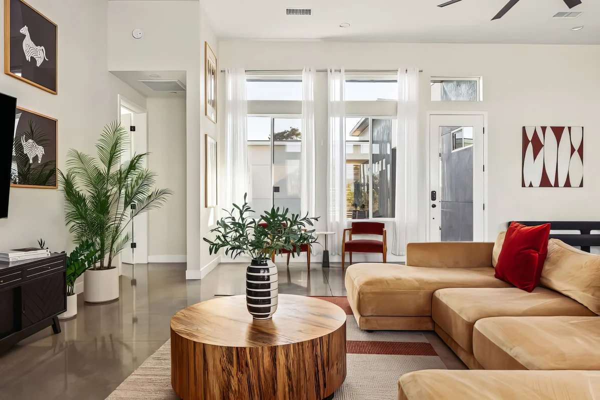 Wander Yucca Sands #24