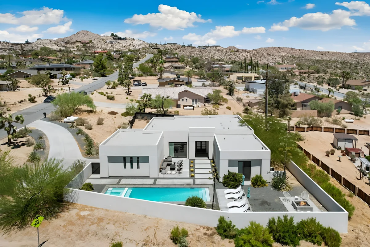 Wander Yucca Valley Arroyo