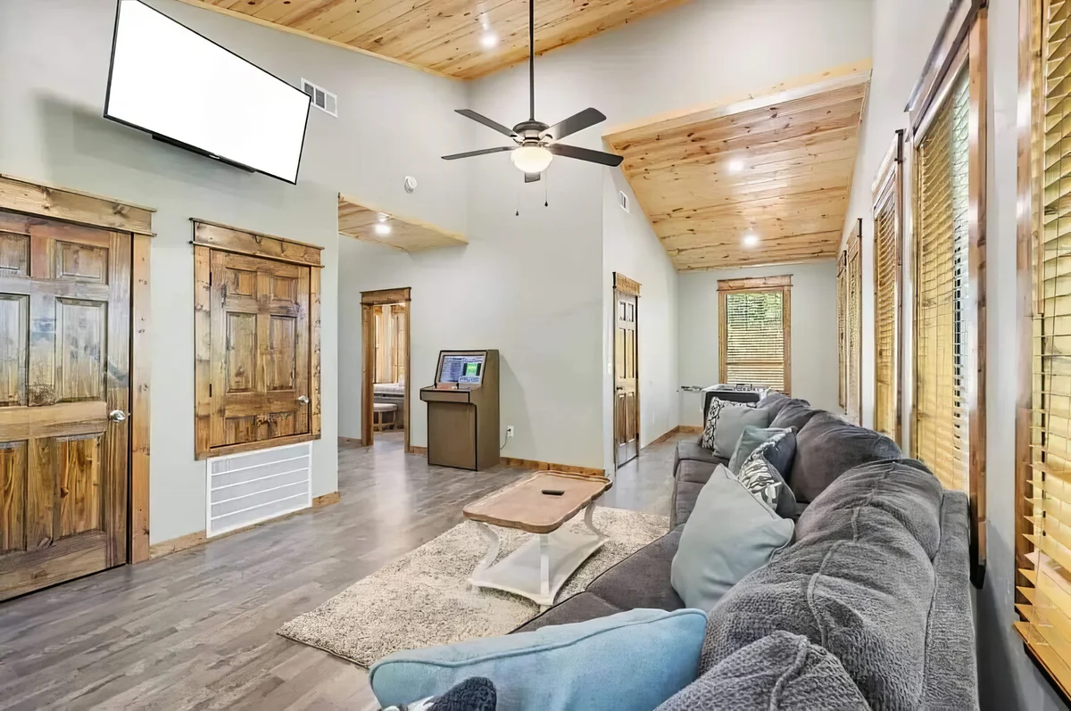 Wander Broken Bow Preserve #28