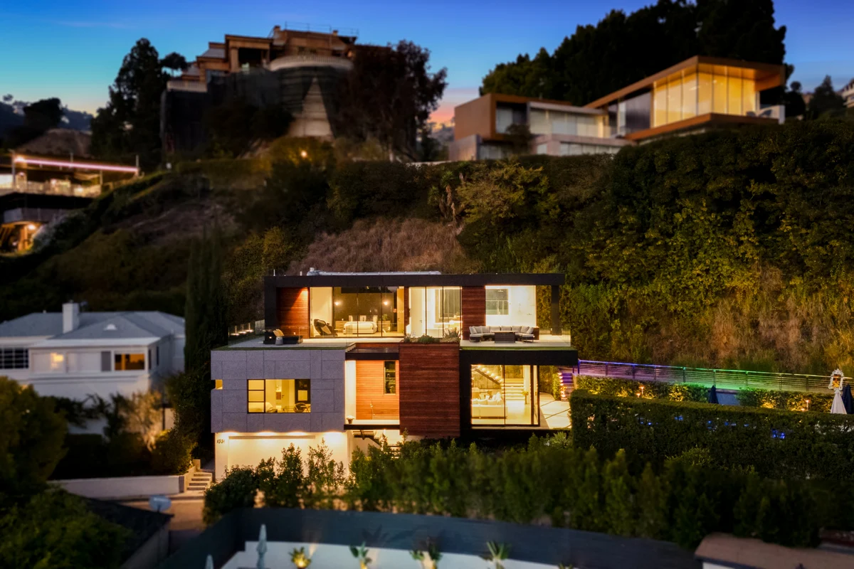 Wander Hollywood Crest #44