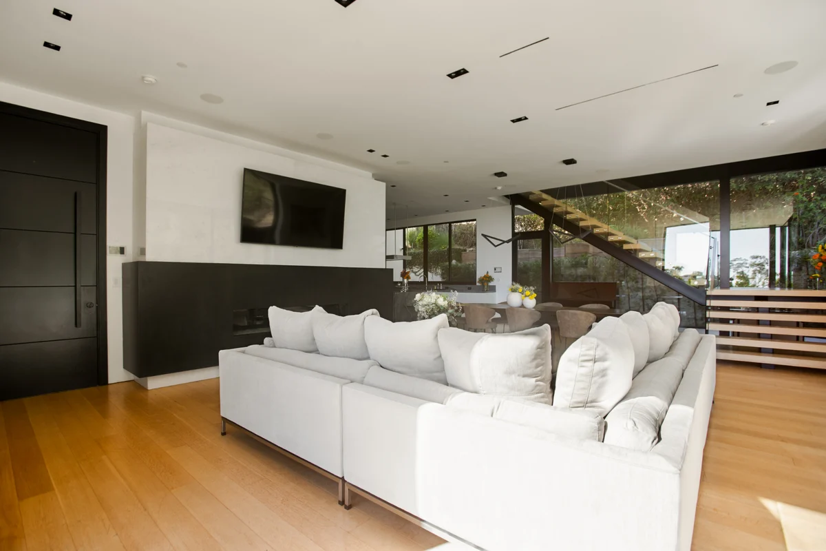 Wander Hollywood Crest #22