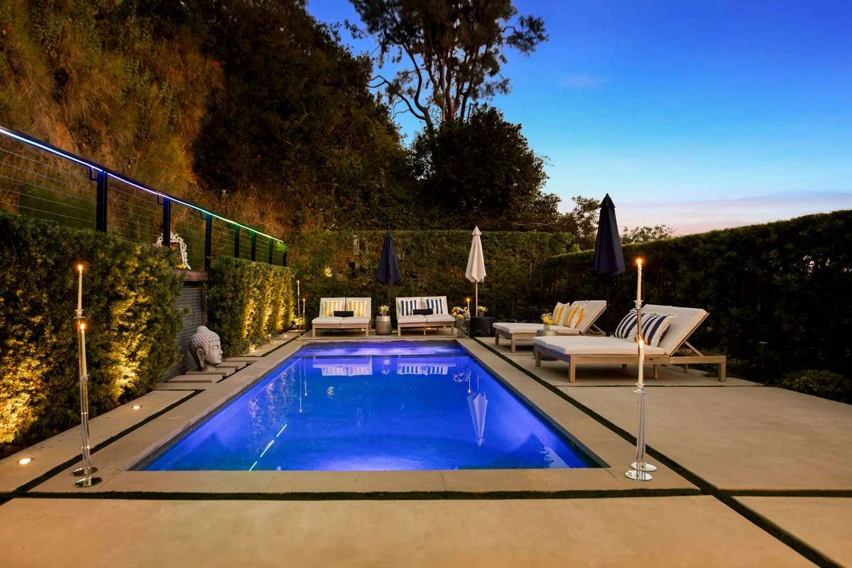 Wander Hollywood Crest #34