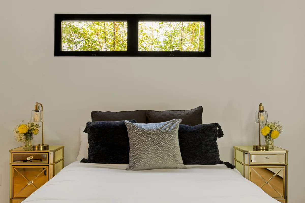 Wander Hollywood Crest #24