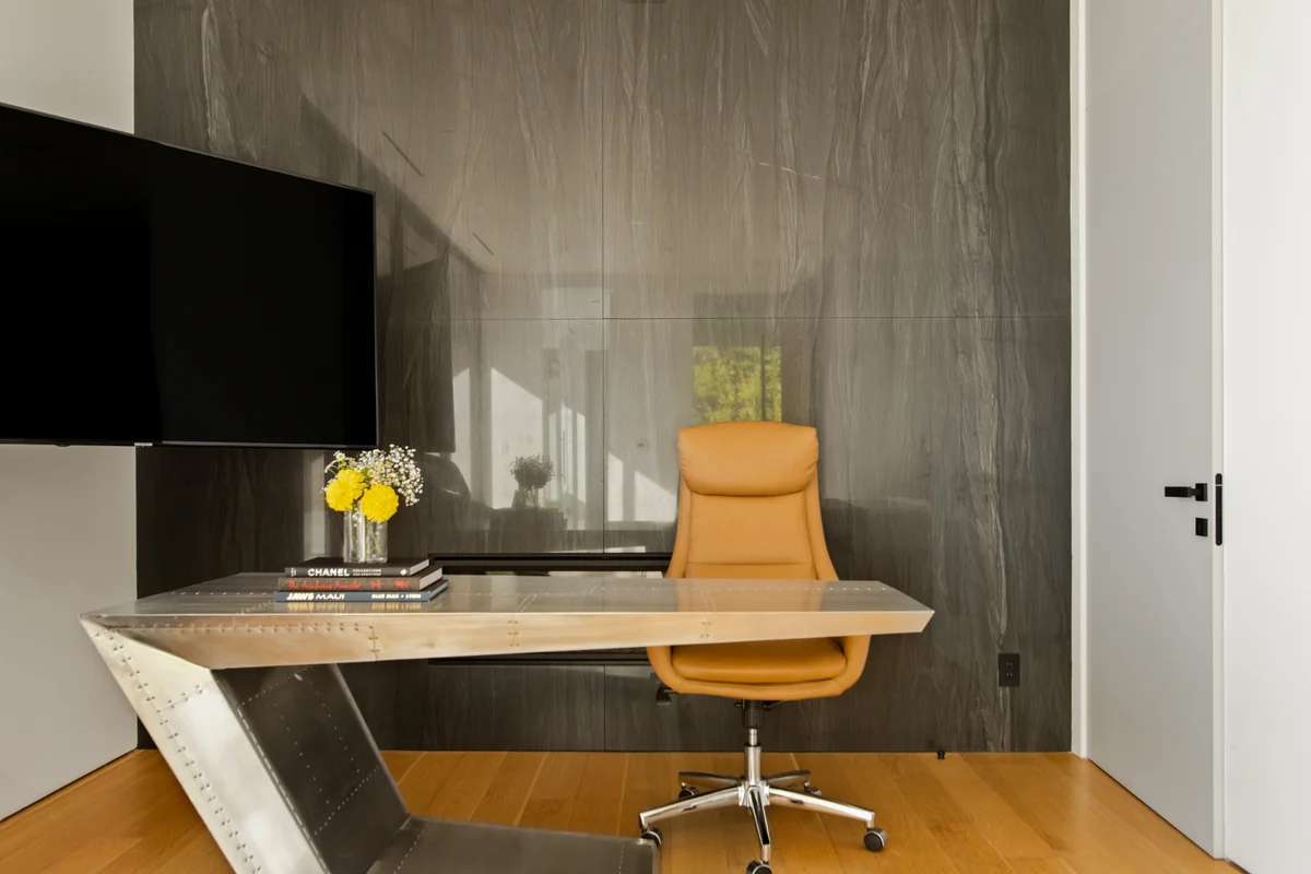 Wander Hollywood Crest #8