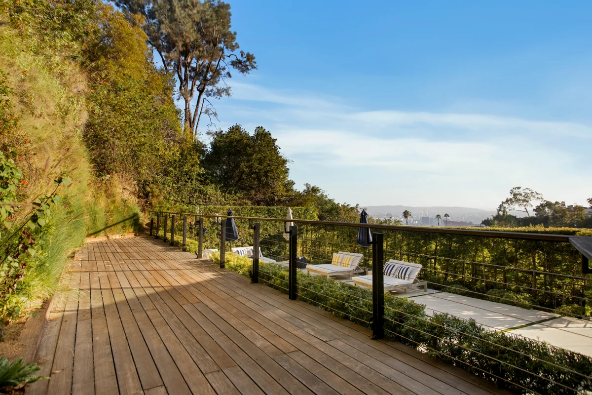 Wander Hollywood Crest #10