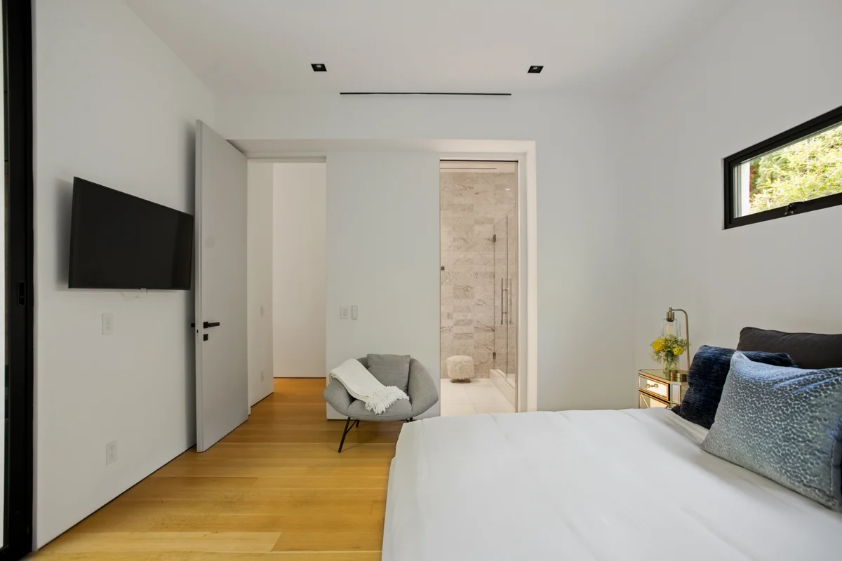 Wander Hollywood Crest #36