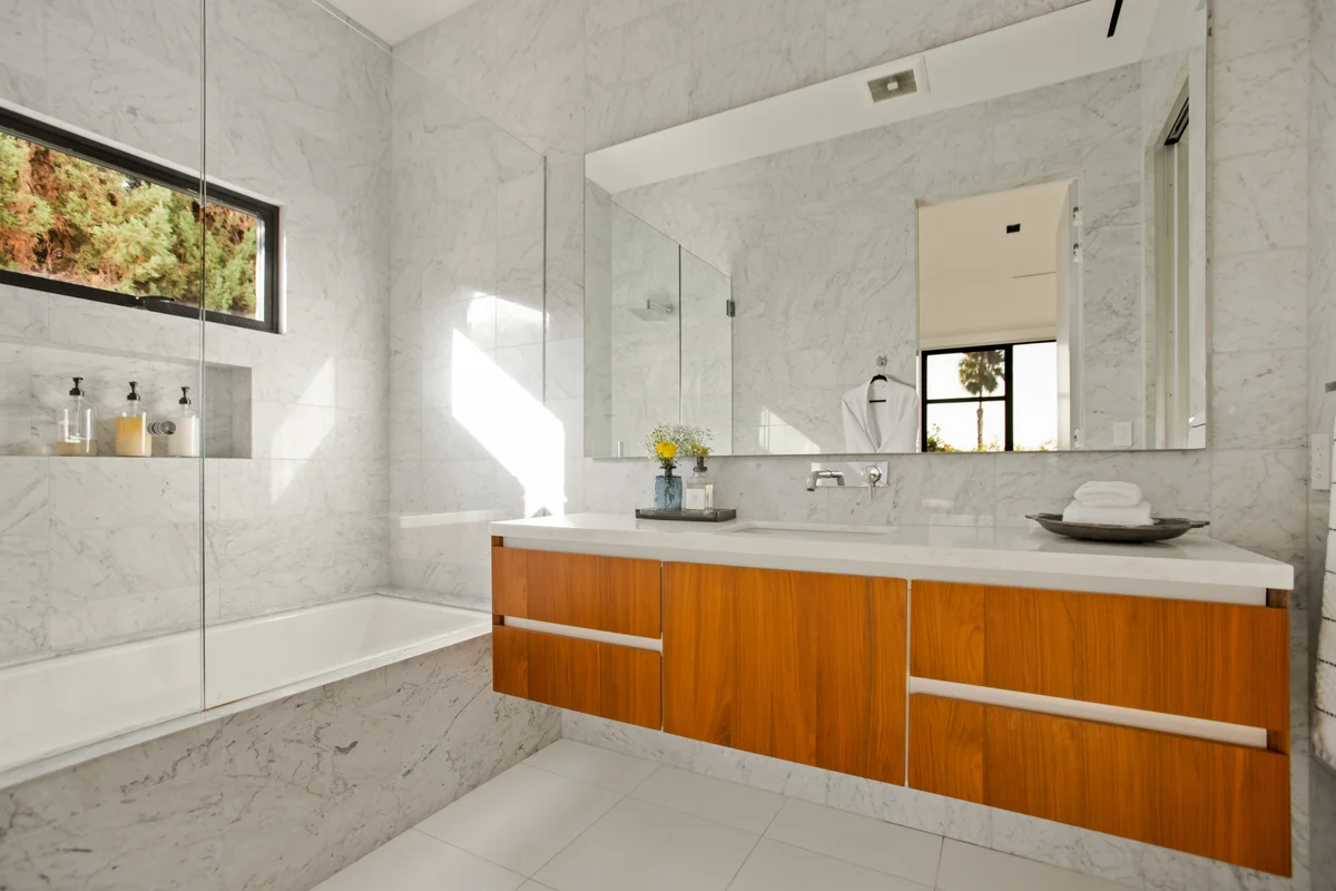 Wander Hollywood Crest #12