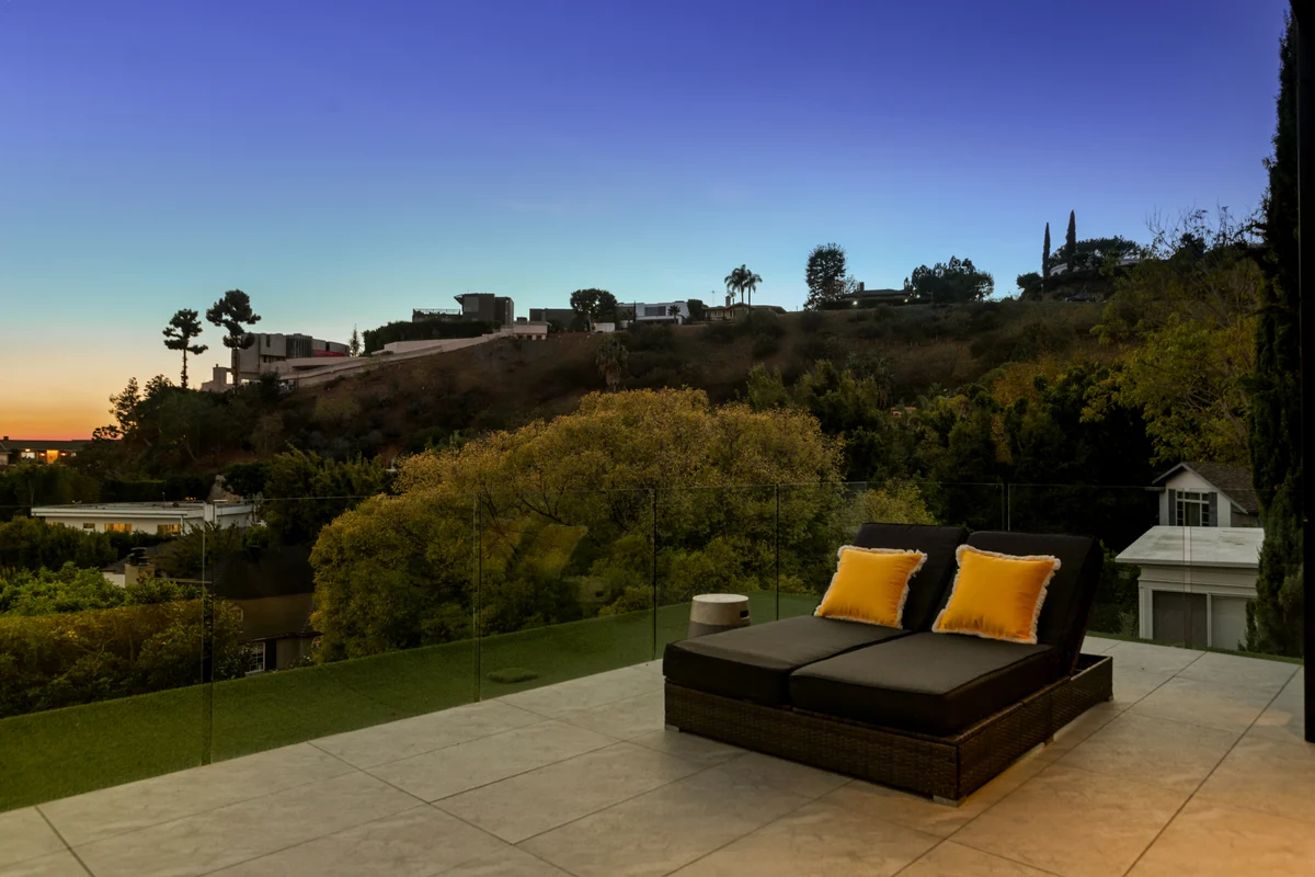 Wander Hollywood Crest #17