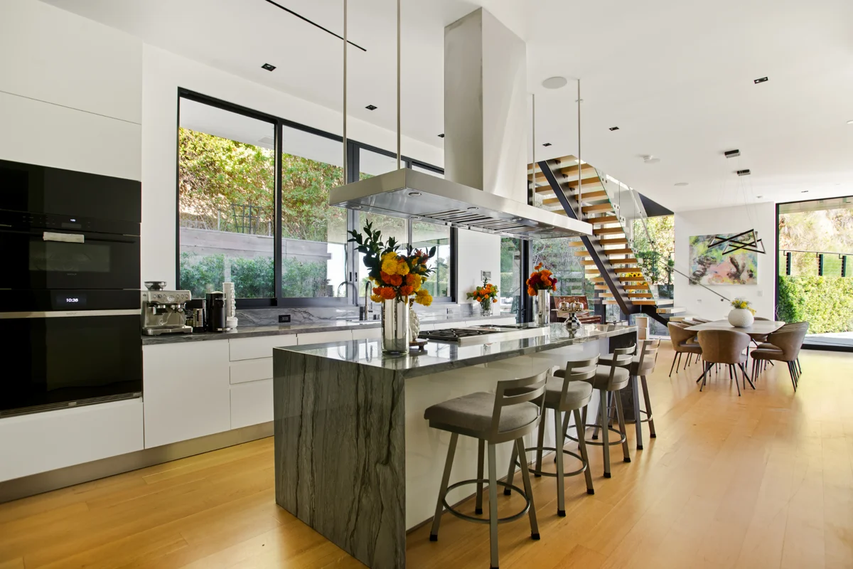 Wander Hollywood Crest #46