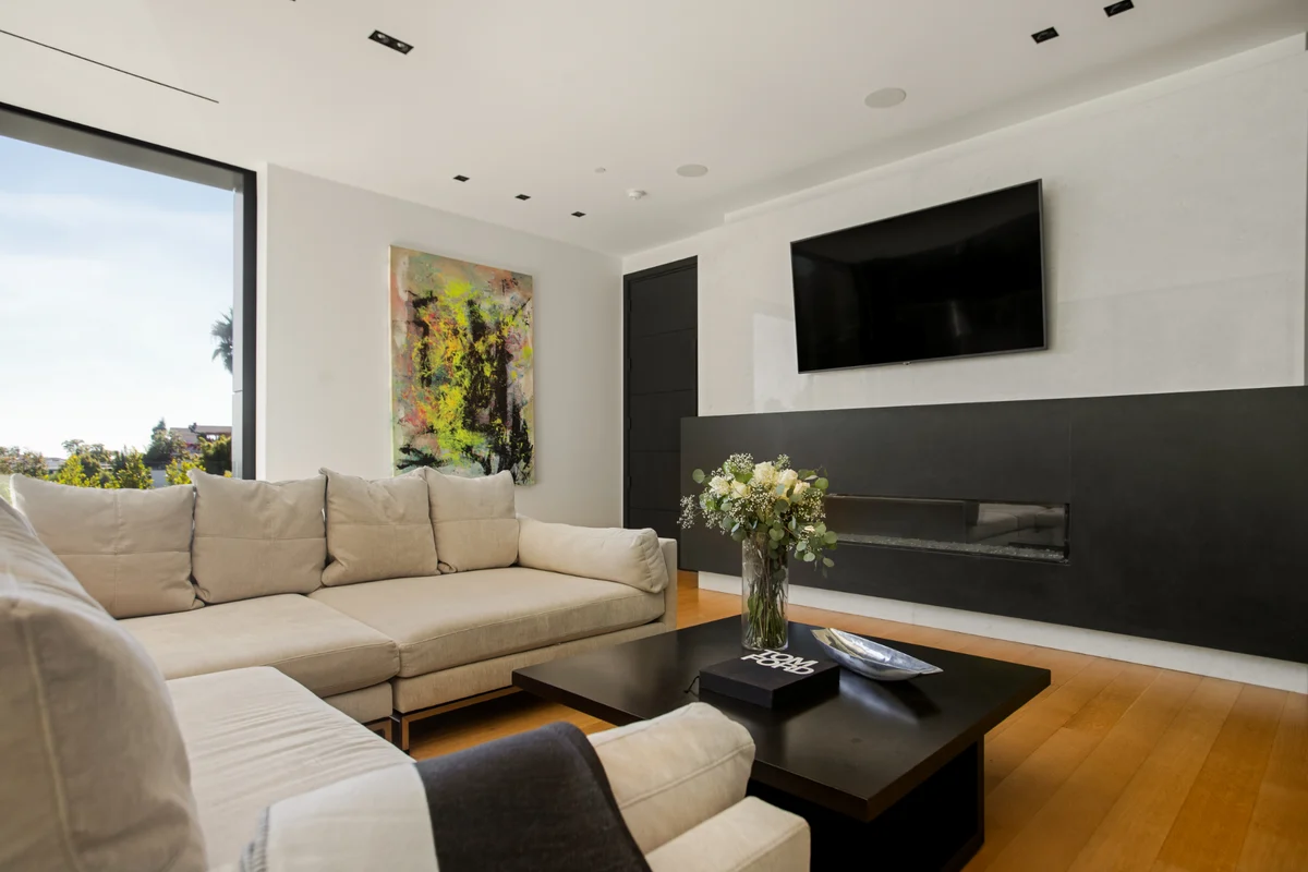 Wander Hollywood Crest #62