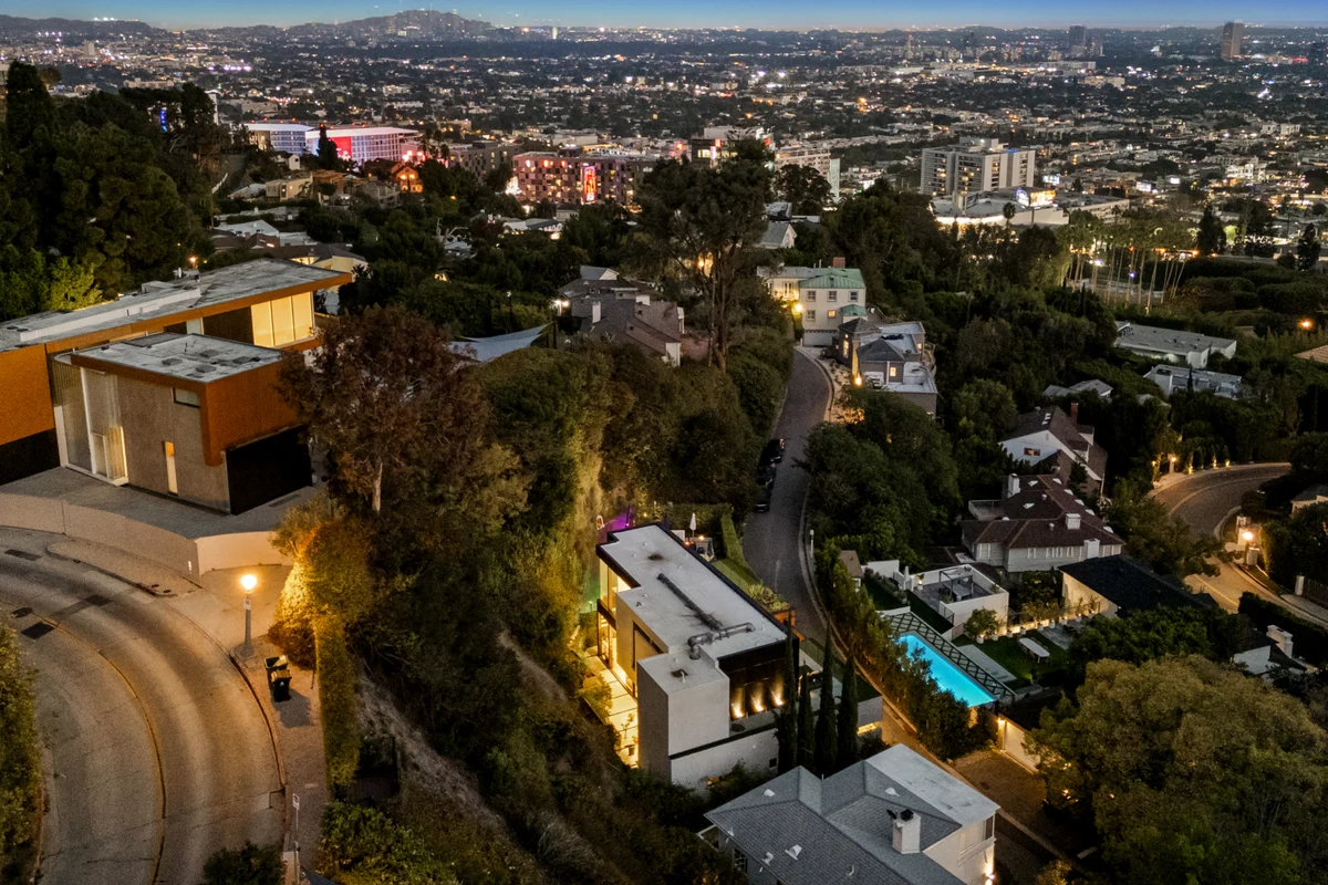 Wander Hollywood Crest #52