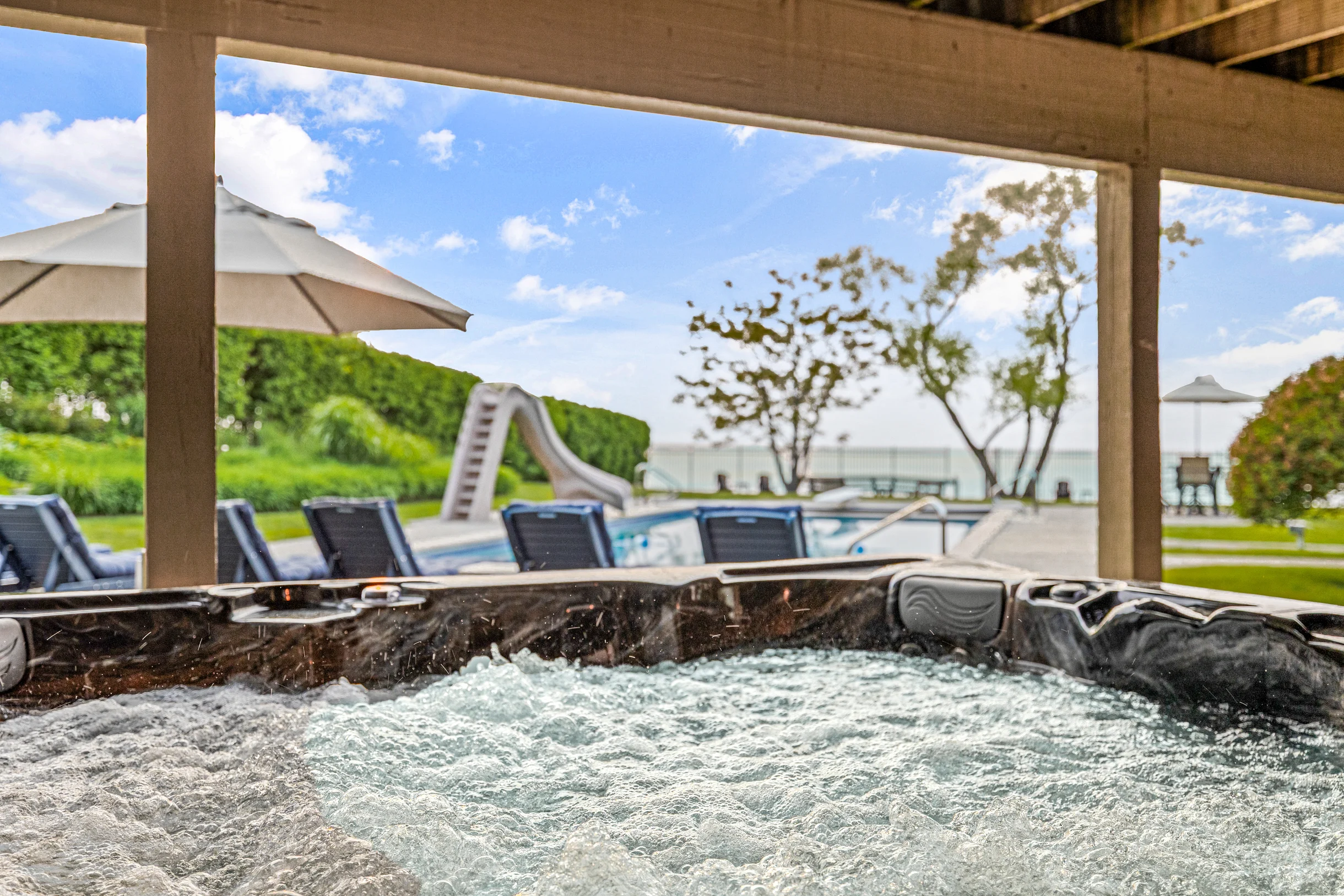 Wander Grand Beach Shores