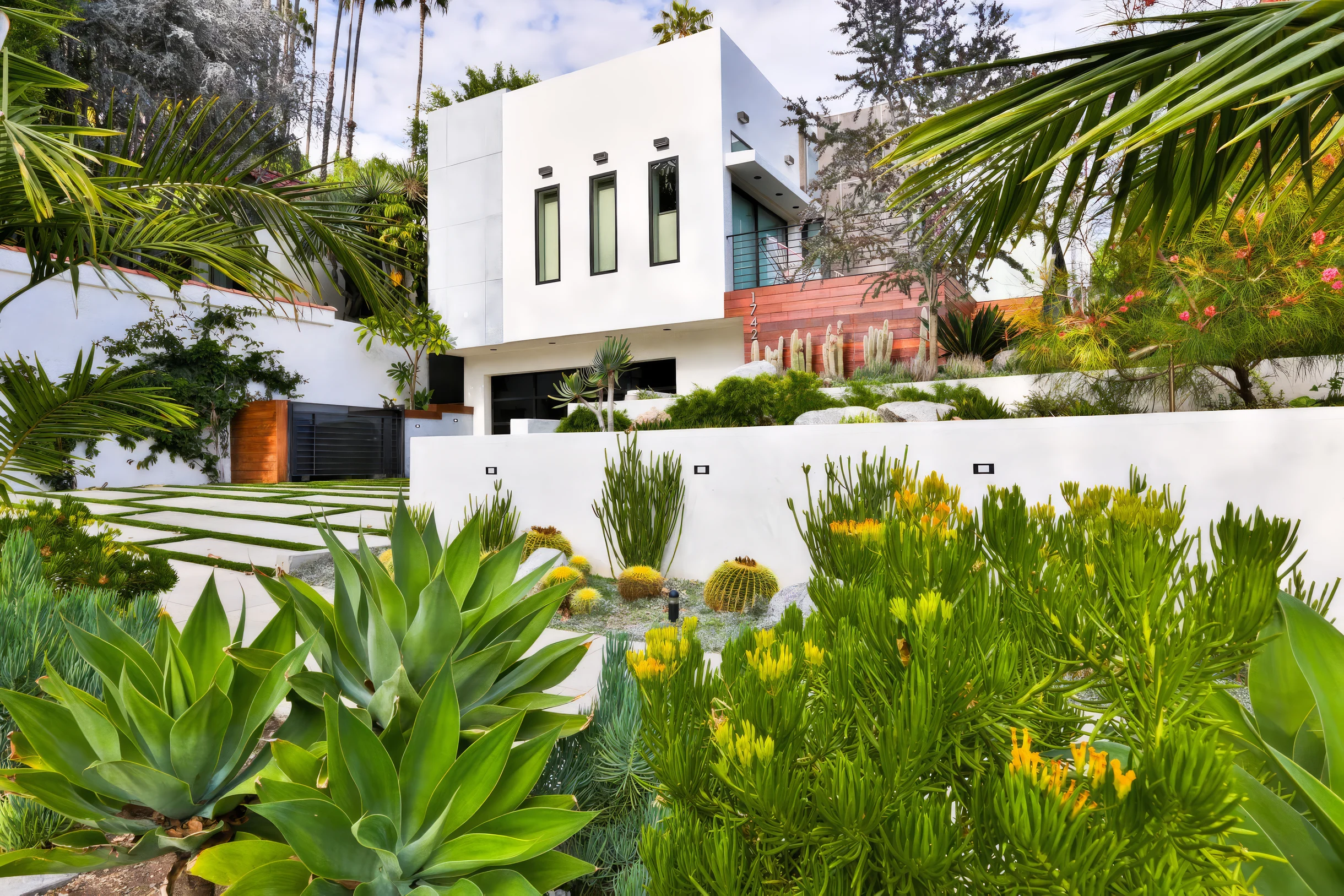 Wander Hollywood Heights Vista #4