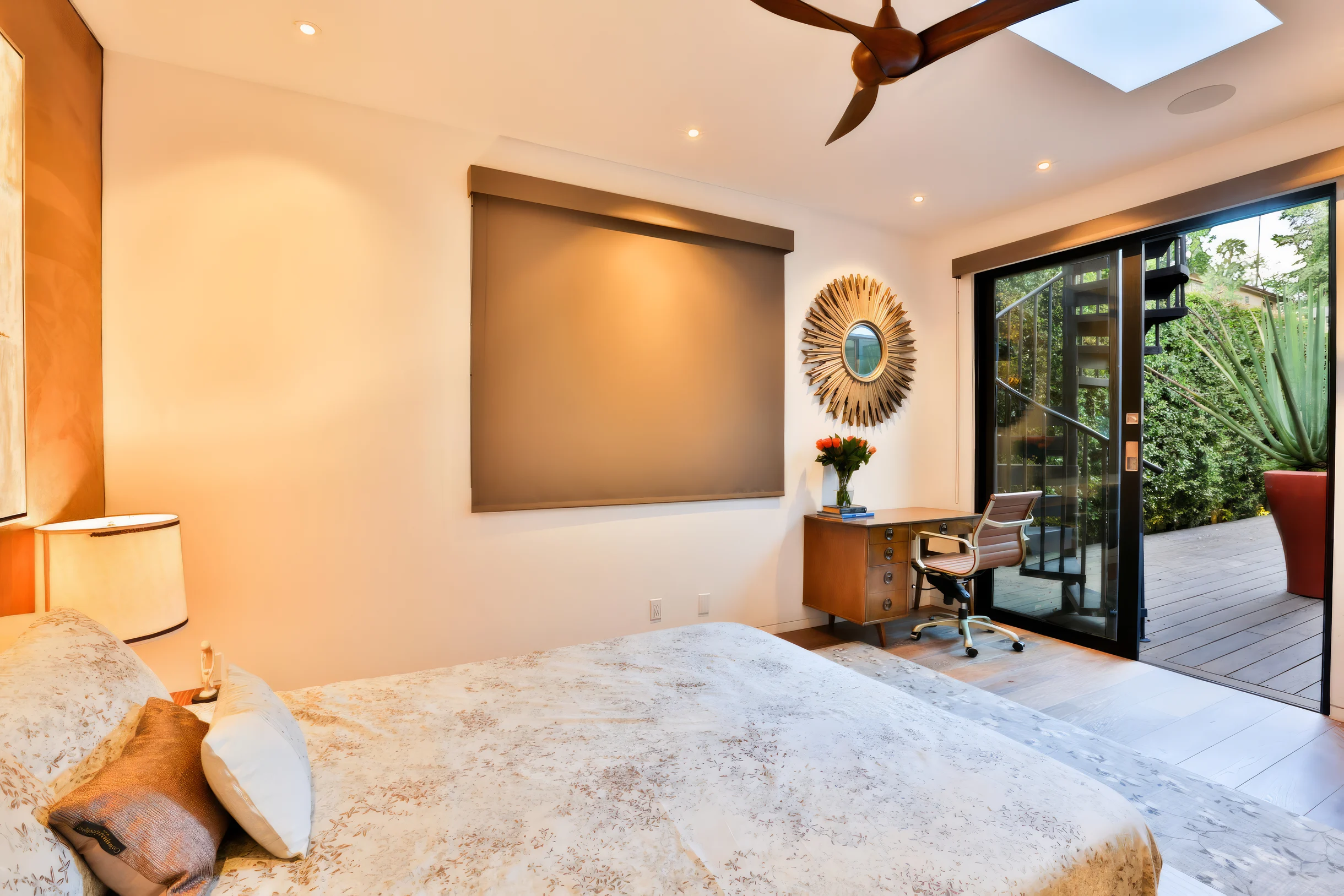 Wander Hollywood Heights Vista #25