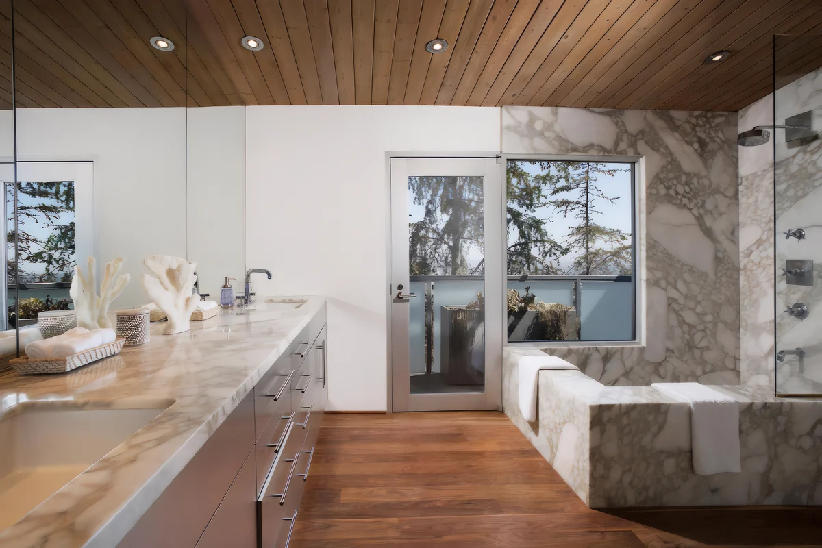 Wander West Hollywood Skyline