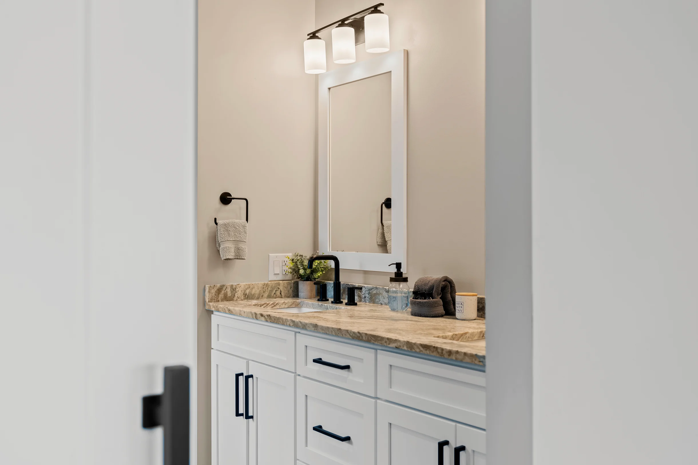 Wander White Haven Lakeview #40