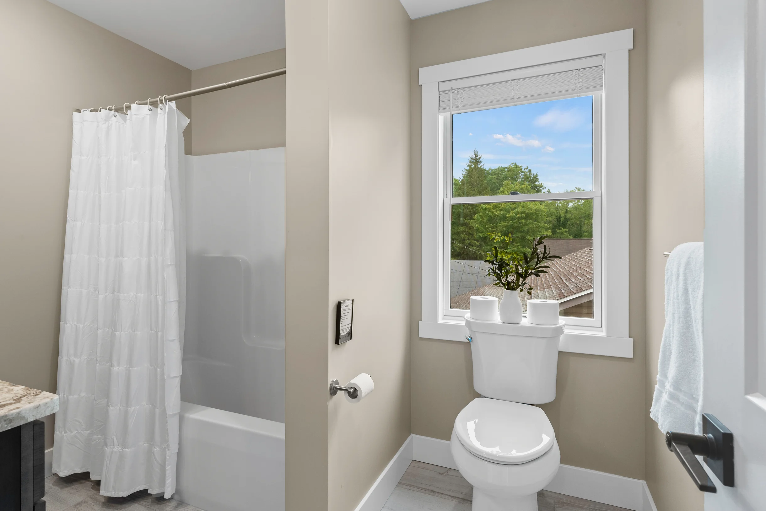 Wander White Haven Lakeview #29