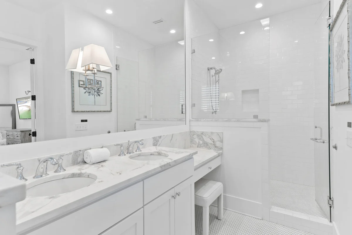 Wander Seagrove Shores