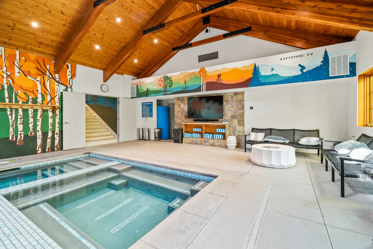 Wander Keystone Riverfront