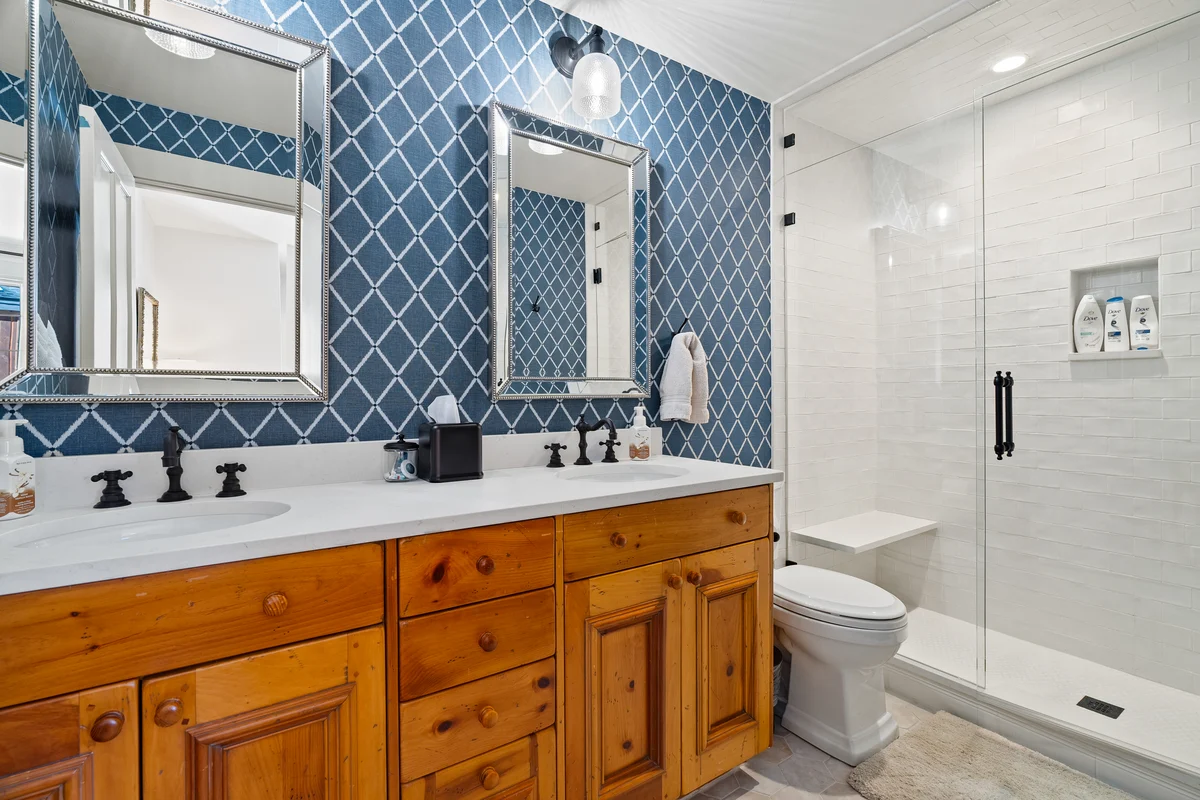 Wander Keystone Riverfront