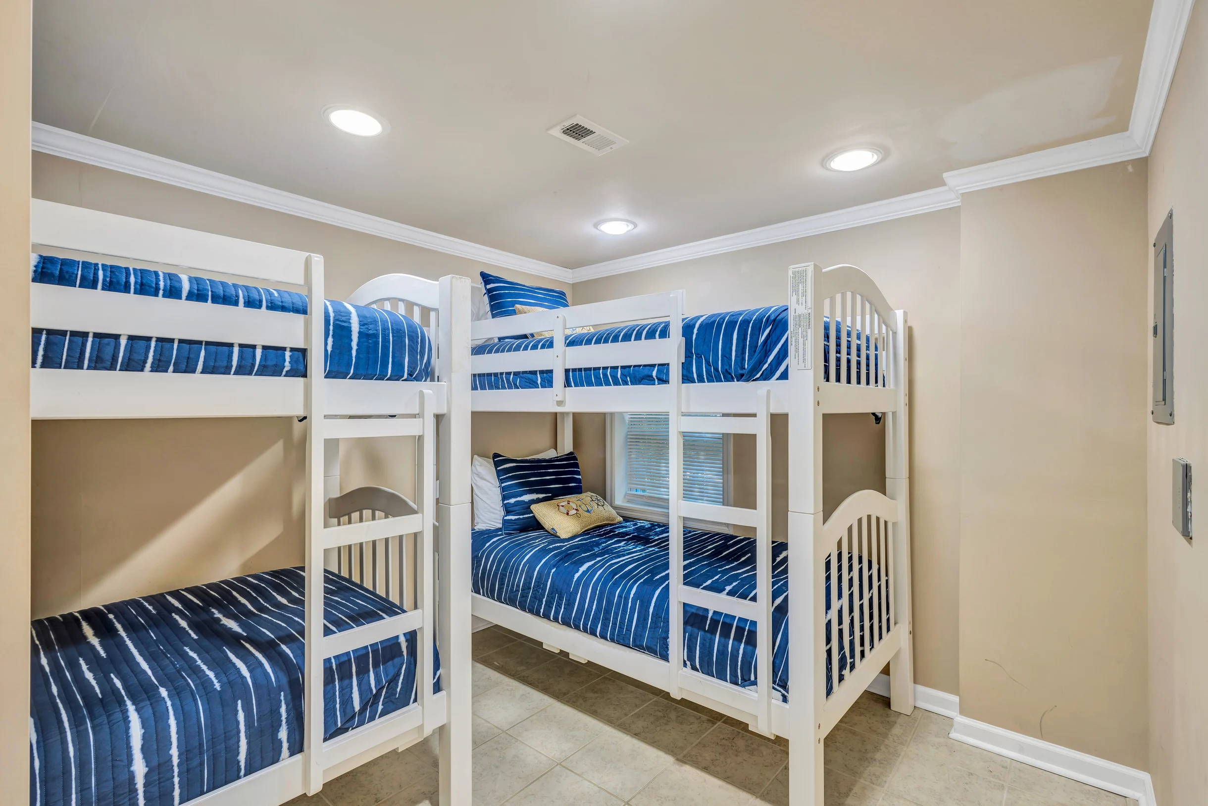 37 Sea Lane #13