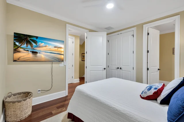 Bedroom 1 image 1