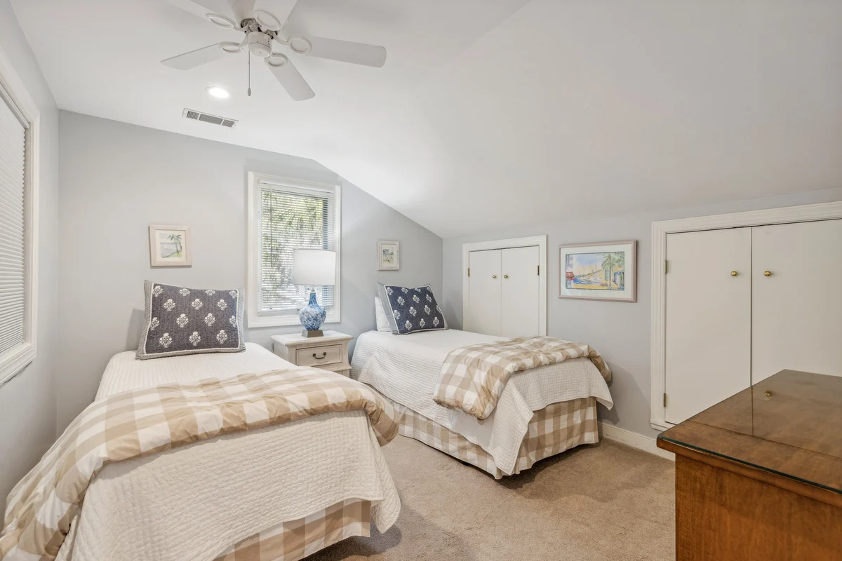 Bedroom 1 image 1