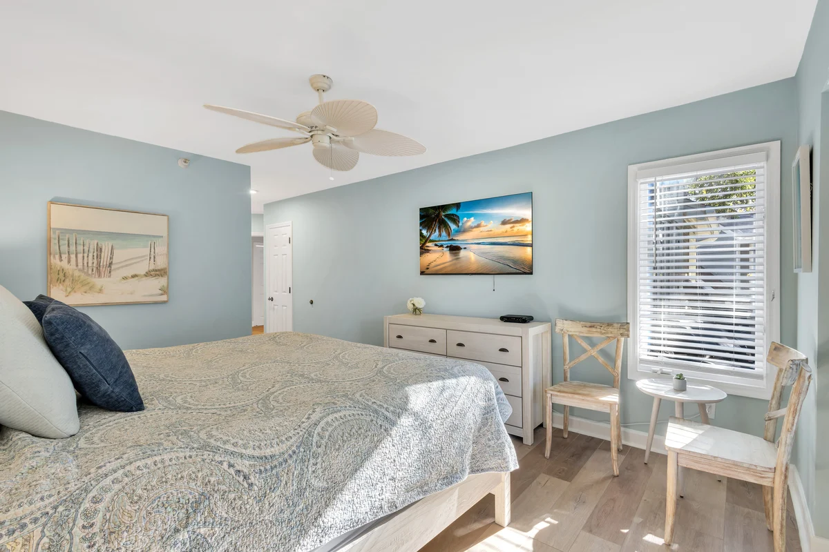 Bedroom 3 image 1