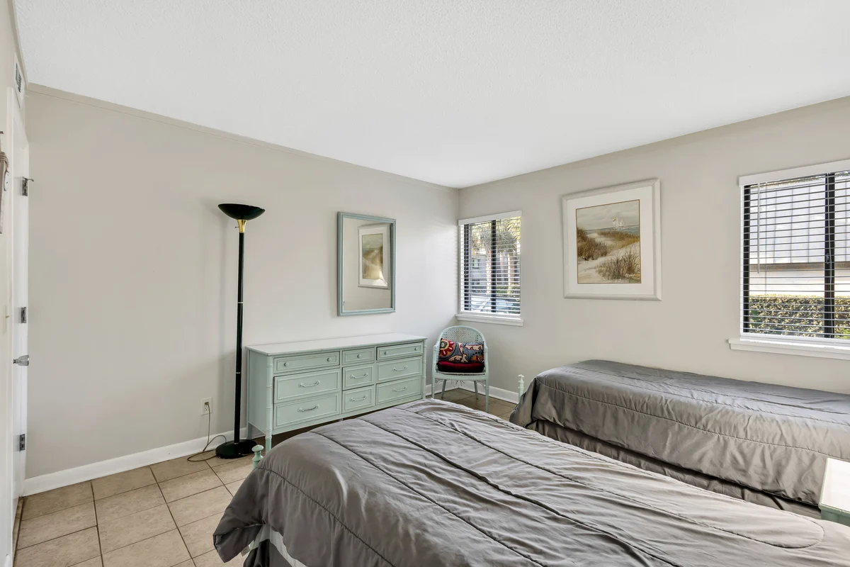 Bedroom 1 image 1