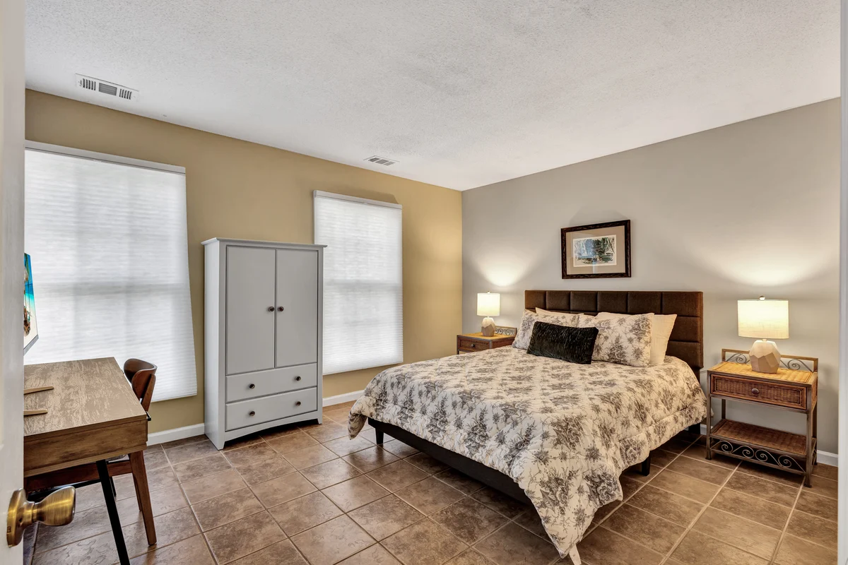 Bedroom 1 image 1