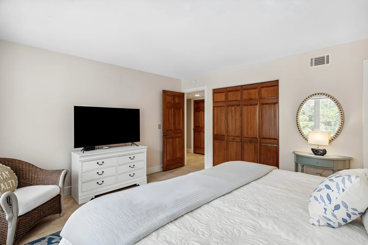 Bedroom 2 image 1