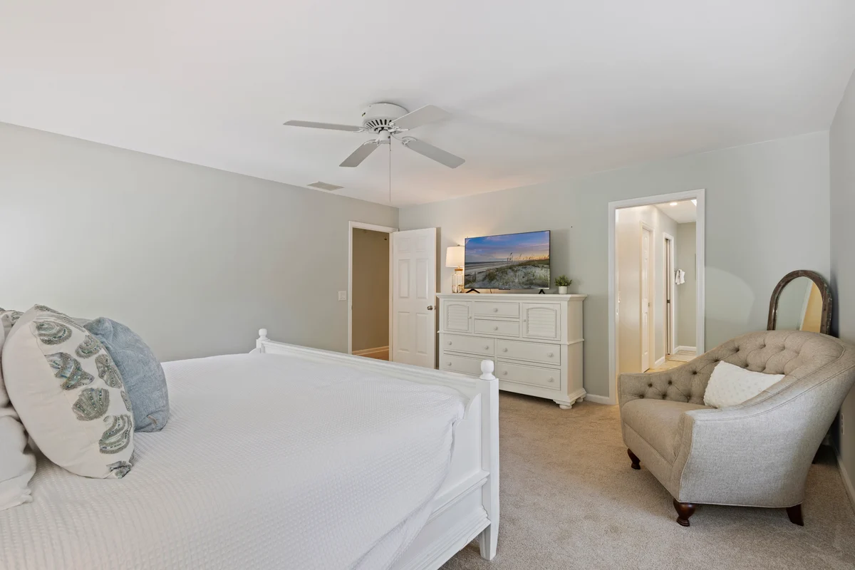 Bedroom 3 image 1
