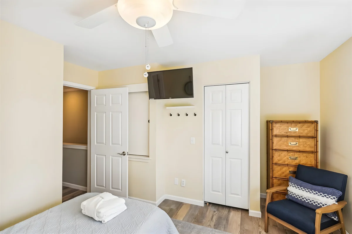 Bedroom 1 image 1