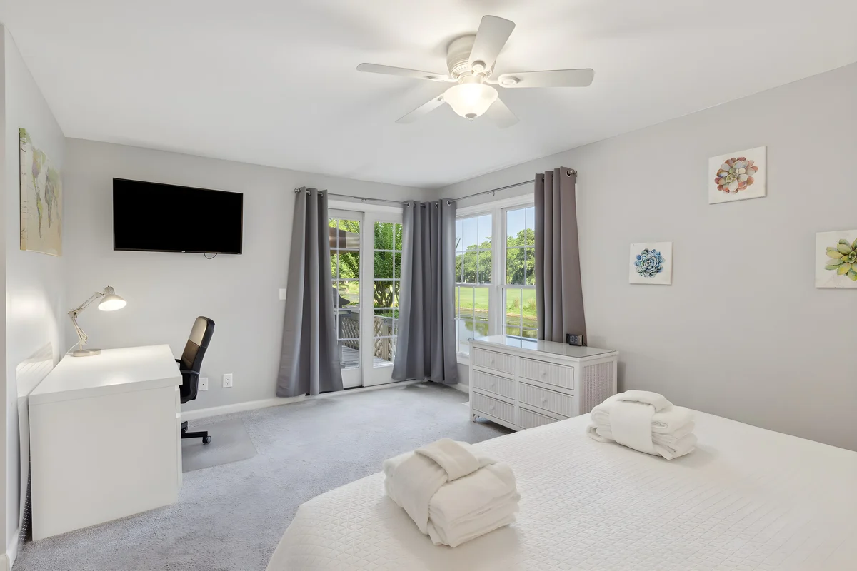 Bedroom 1 image 1