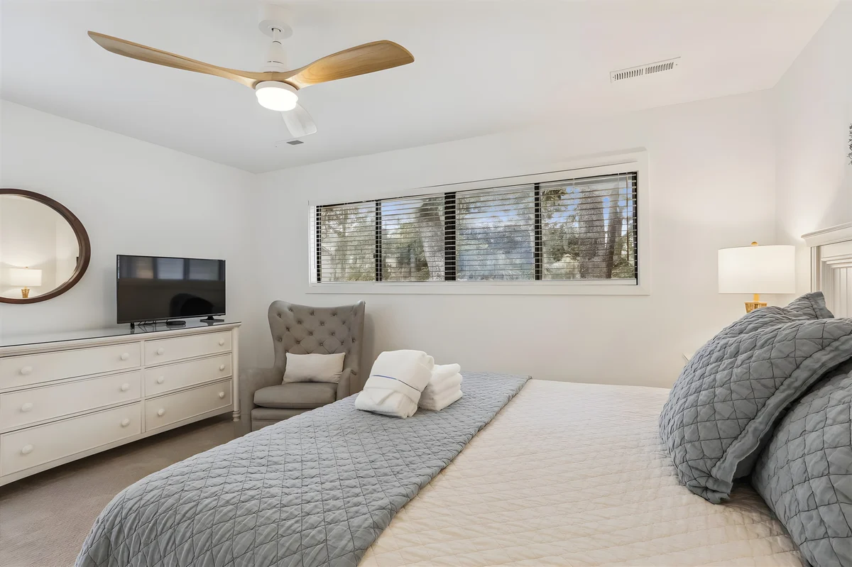 Bedroom 3 image 1